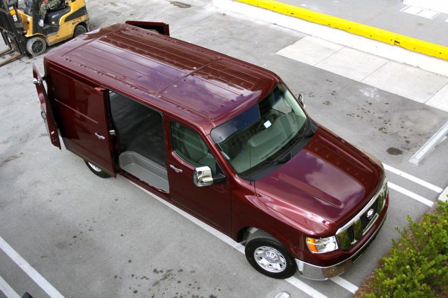  Nissan NV2500 HD 2012 года  (фото 25 из 38)